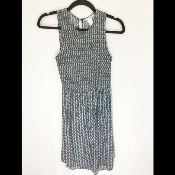 ❤️ 3/20 H&M Black and White Cute Dress